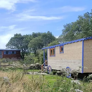 https://roulottes-les-lits-de-berger.hotels-rhonealpes.com
